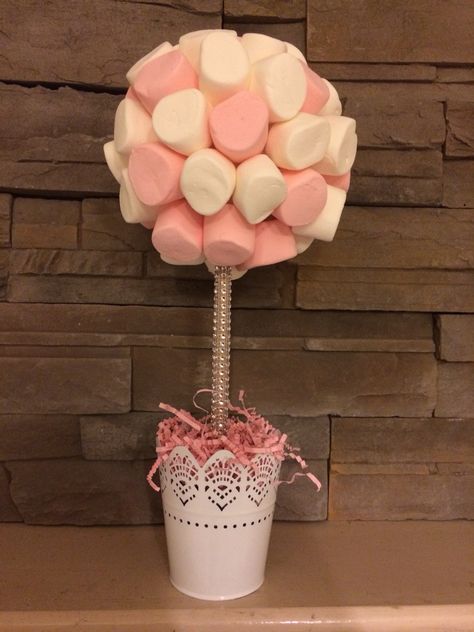 Marshmallow centerpiece Marshmallow Centerpieces, Pink Princess Party, Minnie Mouse Birthday, Pink Baby Shower, Girl First Birthday, Pink Princess, Princess Party, Decor Diy