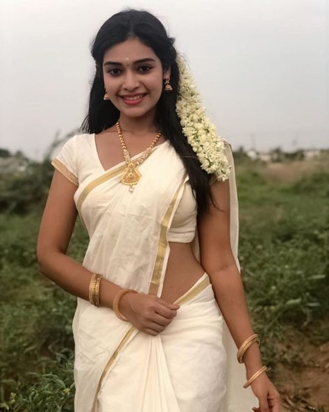 Tamil television actress Dharsha Gupta saree photos Darsha Gupta, Dharsha Gupta, भारतीय दुल्हन संबंधी, Boy Sketch, Kerala Saree, Honey Rose, White Saree, Instagram White, Beautiful Ladies