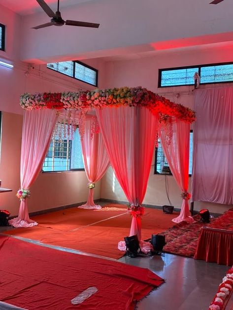 Marriage Chori Decoration, Simple Marriage Decoration, Saptpadi Decoration, Shadi Mandap Decoration, Simple Mandap Design, Saptapadi Decoration Ideas, Casual Wedding Decor, Hindu Wedding Decorations, Mandap Decoration