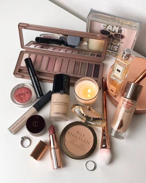 High-End Makeup Products That Are Worth The Splurge Free Beauty Samples, Makeup Tip, Luminous Silk Foundation, Beauty Samples, Creamy Concealer, High End Makeup, Get Well Gifts, Beauty Must Haves, Clay Masks