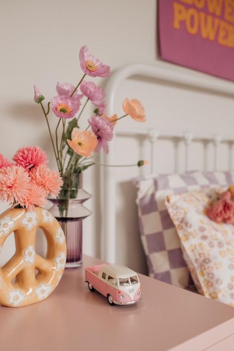 Girly Retro Bedroom, Retro Daisy Nursery, Boho Flower Bedroom, Retro Floral Bedroom, Flower Power Room Decor, Groovy Boho Bedroom, Daisy Toddler Bedroom, Retro Toddler Girl Room, Daisy Bedroom Decor