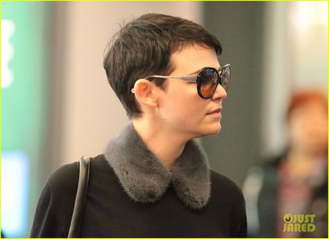 ginnifer goodwin | Ginnifer Goodwin & Jennifer Morrison: Vancouver Arrival! | Ginnifer ... Ginnifer Goodwin Pixie, Pixie Back, Haircut Men Short, Haircuts For Round Face Shape, Short Curly Pixie, Ideas Haircut, Hair Pics, Pixie Haircut For Round Faces, Trendy Mens Haircuts