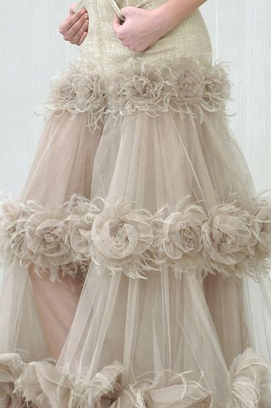 Mode Rose, Moda Chanel, Mode Chanel, Chanel Fashion, Gorgeous Gowns, Fashion Details, Coco Chanel, A Dress, The Details