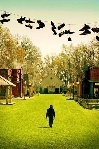 Big Fish Cinematography, Big Fish Aesthetic, Big Fish Movie Poster, Big Fish Movie, Cinematic Moments, Cinematic Shots, Film Journal, Comfort Movies, Tim Burton Films