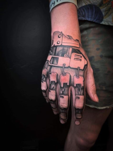 Man Hand Tattoo, Iron Man Hand, Punk Tattoo, Robot Hand, Man Hand, Super Cool Stuff, Marvel Tattoos, Hand Drawings, Clever Tattoos