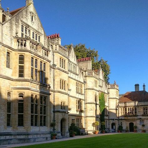 Brasenose College Oxford, British College, Oxford England, Timber Architecture, Oxford University, Gothic Architecture, Morning Light, Librarian, Quad