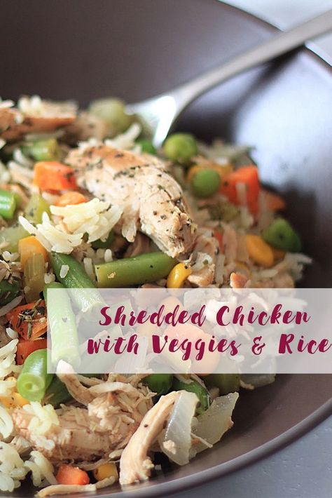 Looking for easy weeknight dinners? Then you need to try this Shredded Chicken with Veggies & Rice recipe. Its simple and easy to make #weeknightdinner #dinner #RDrecipes #chicken #rice Chicken Recipes Low Calorie, Healthy Shredded Chicken Recipes, Chicken With Veggies, Recipes Low Calorie, Easy Shredded Chicken, Slow Cooker Shredded Chicken, Shredded Bbq Chicken, Make Shredded Chicken, Mexican Recipe