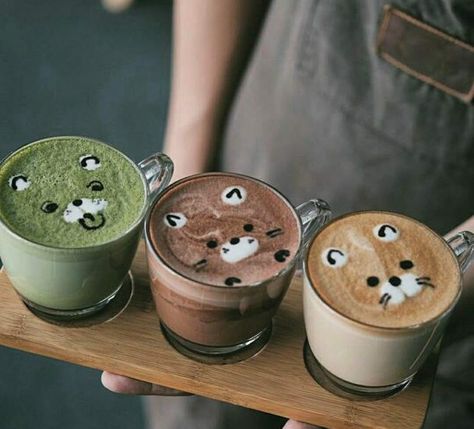 Arte Del Cappuccino, Coffee Latte Art, Dog Cafe, Kawaii Cooking, Pretty Drinks, Cat Cafe, Kawaii Food, Cute Desserts, Latte Art