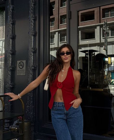 Red Top Outfit, Halter Tops Outfit, Valentines Outfit, Europe Outfits, Baggy Pants, Looks Chic, Red Outfit, Outfit Goals, Red Top