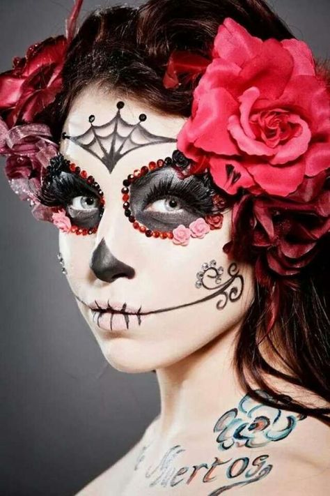 Halloween Makeup Sugar Skull, Fantasy Make-up, Halloween Makeup Look, Sugar Skull Costume, Halloweenský Makeup, Creepy Makeup, Dead Makeup, Den Mrtvých, Day Of Dead