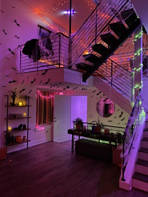 Spooky Studio Apartment, Spooky Indoor Halloween Decor, Spooky Slumber Party, Spooky Sets, Spooky Apartment, Halloween Balcony Decor, Spooky Aesthetic Decor, Spooky Decorations, Spooky Birthday