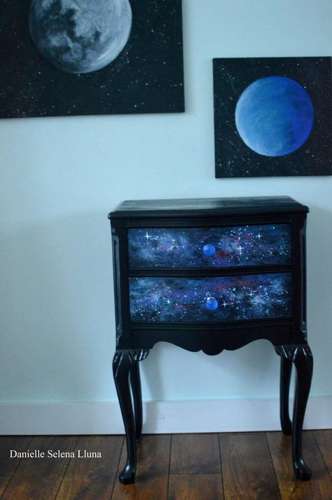 Moon Painted Furniture, Witchy Painted Furniture, Painted Desks Ideas, Alien Furniture, Galaxy Furniture, Galaxy Bedroom, Upcycled Furniture Before And After, Galaxy Room, Whimsical Painted Furniture