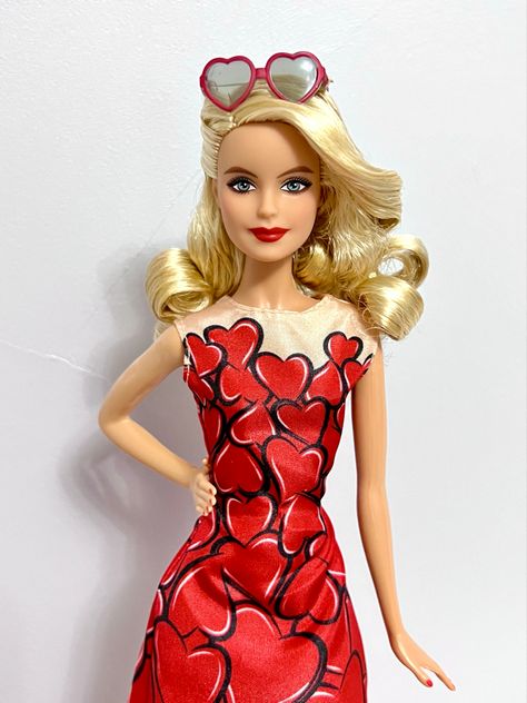 Valentines Barbie, Doll Customizing, Barbie Signature, Barbie Room, Holiday Barbie, Barbie Girl, Fashion Doll, Vintage Barbie, Barbie Clothes