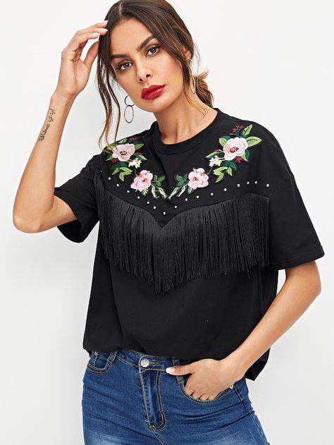 Camiseta con diseño de fleco y cuentas aplique con bordado floral-Spanish SheIn(Sheinside) Looks Country, Embroidered Applique, Short Sleeve Pullover, Women T Shirts, Casual Blouse, Ladies Tops Fashion, Floral Shirt, Long Sleeve Casual, Cool T Shirts