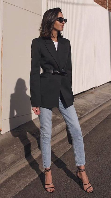 Fashion Movement, Ripped Jeans Outfit, Style Casual Chic, Neue Outfits, Belted Jacket, Nordstrom Anniversary Sale, Looks Chic, Blazer Outfits, Anniversary Sale