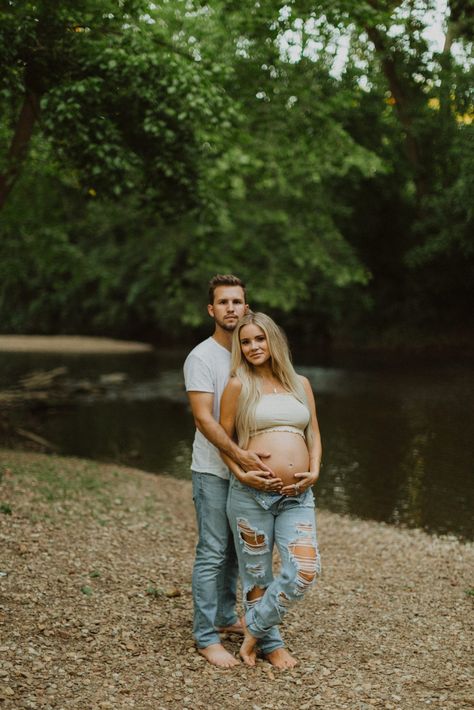 37 Week Wildflower Maternity Shoot – Hunter Premo Tomboy Maternity Photos, Maternity Photo Shoot Nails, Maternity Pictures Blue Jeans, Maternity Photography With Jeans, Casual Maternity Pictures Outdoor, Relaxed Maternity Shoot, Maternity Shoot Jeans, Maternity Photography Jeans, Creek Maternity Pictures