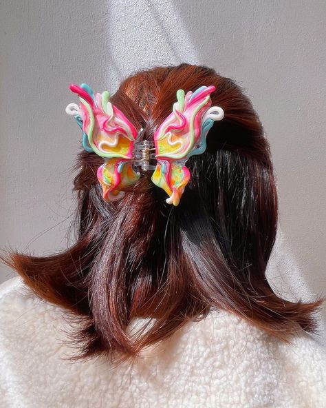 Hair Clip Ideas, Hair Clips Aesthetic, Ballroom Dance Outfits, Ethereal Jewelry, Hair Tie Accessories, Clip Design, Butterfly Hair Clip, Girly Accessories, Crown Hairstyles