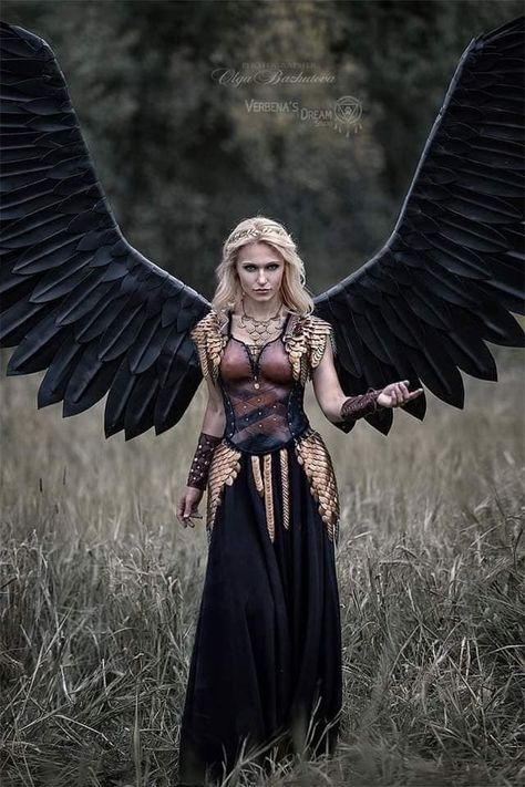 Bug Costume, Viking Cosplay, Warrior Outfit, Viking Costume, Viking Women, Black Angel, Angel Warrior, Fantasy Photography, Black Angels