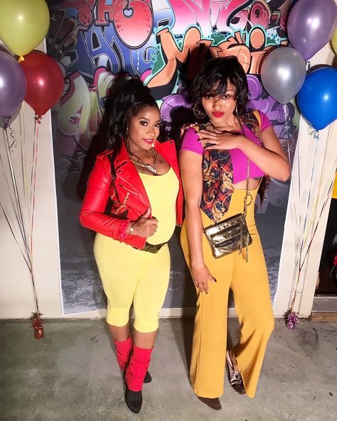 Sydney & Sharane was in the house! #Toyas90sHouseParty 🎉 #noigKyara House Party Movie Outfits, House Party Outfit Ideas, 90s House Party, House Party Outfits, House Party Movie, House Party Outfit, 90s House, Movie Outfits, 90s Fashion Outfits Hip Hop Party