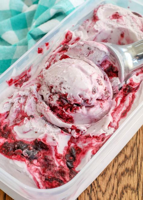 Mixed Berry Ice Cream Cherry Garcia Ice Cream, Cherry Ice Cream Recipe, Black Raspberry Ice Cream, Berry Ice Cream, Cherry Garcia, Easy Homemade Ice Cream, Peach Dessert, Cherry Ice Cream, Raspberry Ice Cream