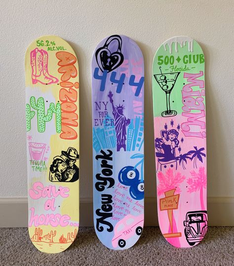 Paint Skateboard Ideas, Canvas Pop Art, Skateboard Art Aesthetic, Painting For Dorm Room Canvas Art, Trendy Canvas Painting Ideas, Wall Art College, Dorm Art Ideas, Painted Skateboard Ideas, Skateboard Painting Ideas Aesthetic