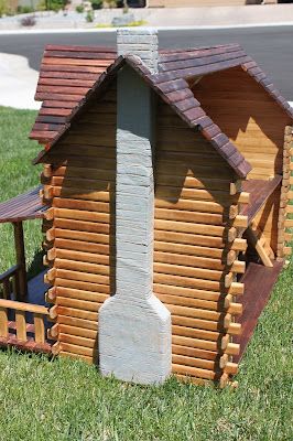 Jenny's Miniatures: The Finished Log Cabin Moss Creek Log Cabin Dollhouse, Log Cabin Dollhouse, Log Cabin Craft, Pioneer Cabin, Cabin Dollhouse, Paper Dollhouse, Real Good Toys, Lego Hero Factory, Cabin Crafts