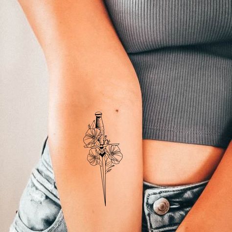 Scepter Tattoo, Fantasy Tattoo, Bookish Tattoos, Fantasy Tattoos, Drawing Png, Dagger Tattoo, Best Friend Tattoos, Friend Tattoos, Digital Drawings