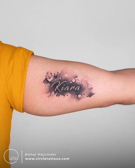 Name Tattoo On Hand, Forearm Cover Up Tattoos, Tatuaje Trash Polka, Tattoo Name Fonts, Name Tattoo Ideas, Script Tattoo, Band Tattoo Designs, Armband Tattoo Design, Omerta Tattoo