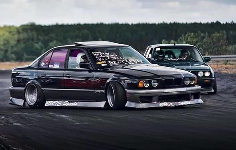 BMW | Klasick Fitment on Instagram: “E34 | E30 🏁 Foto: To it’s respective owner #KlasickFtm3nt #BMW #UltimateDrivingMachine #Bimmer #BMWClassic #BMWCCA #e34 #e30 #drift” Bmw E30 Drift, Drift Missile, E30 Drift, Bmw E36 Drift, Bmw Drift, Slammed Cars, Bmw E34, Bmw Classic, Cool Car Pictures