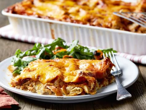 Get Ree Drummond's Chicken Enchilasagna Recipe from Food Network Chicken Enchilasagna, Cowboy Food, Ree Drummond Recipes, Green Enchilada Sauce, Pioneer Woman Recipes, Ree Drummond, The Pioneer Woman, Top Recipes, Mexican Dishes