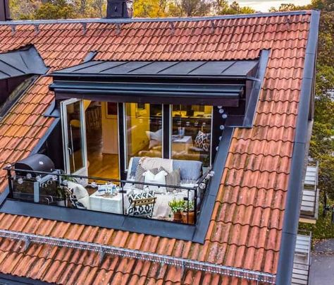 7 Things You Can Do With a Dormer Balcony - Balcony Boss Dormer Balcony, Outdoor Balcony Furniture, Bathroom Tile Design Ideas, Roof Balcony, Tile Design Ideas, Attic Loft, Shed Dormer, Small Attic, Attic Conversion