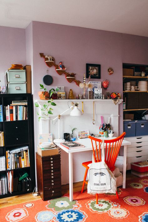 Eclectic Desk, Small Studio Apartment Decorating, Eclectic Homes, Craft Room Office, Dreamy Bedrooms, Studio Apartment Decorating, Home Office Space, Eclectic Decor, Desk Decor