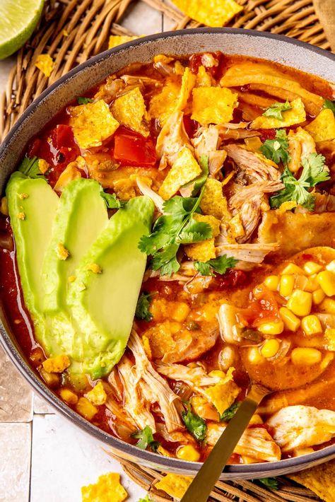 Rotisserie Chicken Tortilla Soup, Veggie Tortilla Soup, Rotisserie Chicken Soup, Tomato Snacks, Green Diet, Chicken Tortilla Soup Easy, Brunch Appetizers, Butter Chicken Curry, Broiled Salmon