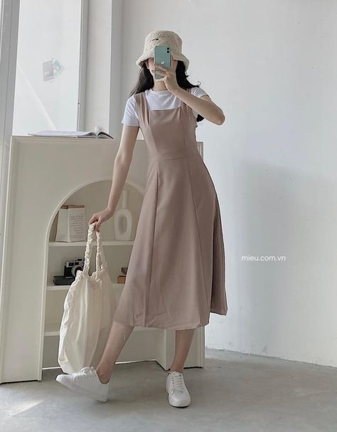 Jumper Dress Outfit Korean, Korean Fashion Dress Casual Outfit Women, Cute Conservative Outfits, Vestidos Korean Style, Japanese Aesthetic Outfits, Conservative Summer Outfit, Korean Dress Summer, Comfy Trendy Outfits, Modest Girly Outfits