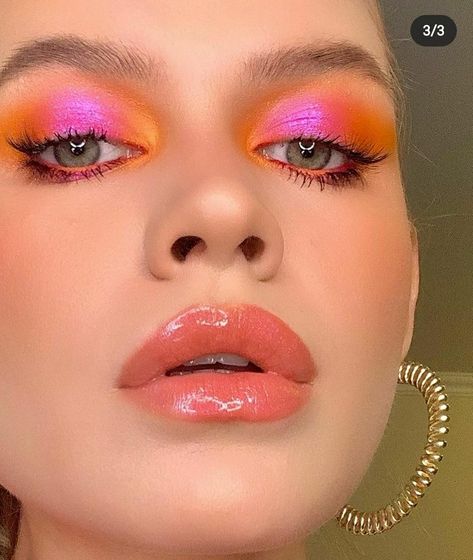 Complimentary Makeup Looks, Fun Summer Makeup Looks, Eyeshadow Inspo Creative, Make Up Disco, Cute Makeup Looks Colorful, Fun Eyeshadow Looks Colorful, Maquillage Euphoria, Editorial Eye Makeup, Make Up Euphoria