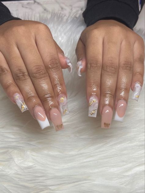 Shorties Acrylic Nails Milky White, White And Gold Nails Black Women, Square Acrylic Nails Milky White, Cute Short Acrylic Nails White And Gold, White And Gold Nails Short Square, Bad And Boujee Nails Short, Acrylic Nails Nude, Acrylic Toe Nails, White Acrylic Nails