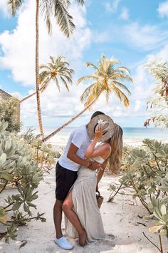 Maldives Couple, Aesthetic Peaceful, Peaceful Aesthetic, Traveling Beach, Honeymoon Photography, Honeymoon Pictures, Maldives Honeymoon, Honeymoon Photos, Vacation Photography