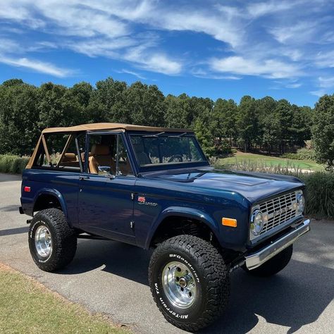 1960 Bronco, Forest Green Bronco, Vintage Bronco Ford, Bronco Restomod, Blue Bronco, Vintage Ford Bronco, Vintage Broncos, Vintage Bronco, Bronco Car