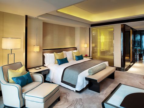 How to create a 5 star hotel at home - The World and Then SomeThe World and Then Some Luxury Hotel Bedroom, Hotel Bedroom Design, Hotel Room Interior, Luxury Hotel Room, Modern Luxury Bedroom, Hotel Room Design, 5 Star Hotel, Hotel Interior Design, St Regis