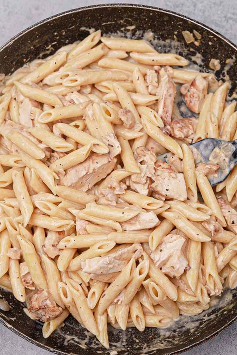 Philadelphia Pasta Recipes, Pasta Chicken Cream Cheese, Cream Cheese Chicken Pasta Recipes, Philadelphia Cream Cheese Recipes Dinner, Cream Cheese Chicken Pasta, Philadelphia Pasta, Cream Cheese Recipes Dinner, Pasta With Cream Cheese, Cheese Chicken Pasta