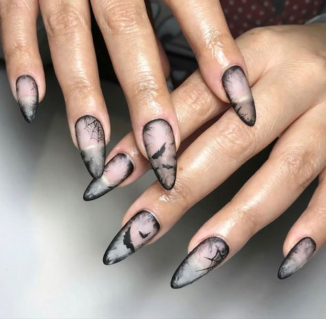 Smoky Nails, Almond Nail Ideas, Nail Halloween, Spirit Fingers, Holloween Nails, Black Manicure, Spooky Nails, Witch Nails, Ombre Manicure