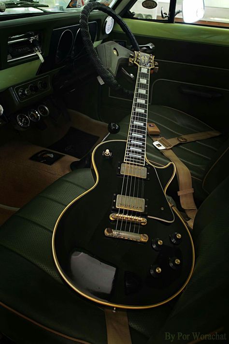 Original 50's Gibson Les Paul Custom. Absolutely beautiful. Gibson Les Paul Classic, Les Paul Guitar Aesthetic, Black Les Paul, Les Paul Black Beauty, Custom Les Paul Guitar, Gibson Les Paul Custom, Gibson Les Paul Black, Gibson Les Paul Black Beauty, Black Gibson Sg Guitar