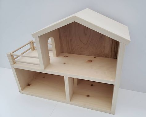 1:12 Natural Pine Wood Sturdy Dollhouse 2 Story With Balcony - Etsy Brasil Small Wooden Dollhouse, Wooden Dollhouse Diy Plans, Diy Wood Dollhouse, Dyi Doll House, Outdoor Dollhouse, Dollhouse Plans, Dollhouse Shelf, Dollhouse Design, House With Balcony