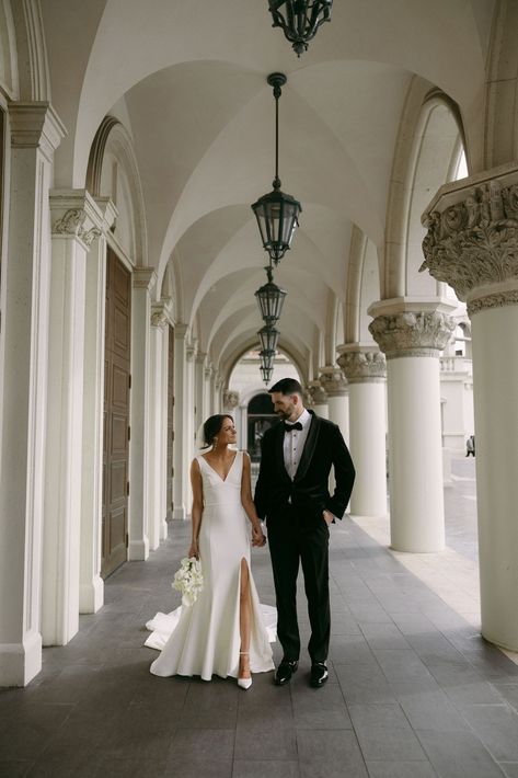 Bride and grooms outdoor wedding portraits at The Venetian in Las Vegas. Find more elegant wedding dress ideas, elegant wedding venue ideas in Las Vegas, and Las Vegas wedding photography! Book Bri as your Las Vegas wedding photographer or destination wedding photographer at briannajulianphoto.com Venetian Las Vegas Wedding, Bellagio Wedding Vegas, Vegas Wedding Photography, Elegant Wedding Venue Ideas, Wedding Dress Ideas Elegant, Venetian Vegas, Romantic Wedding Photos Poses, Las Vegas Bride, Vegas Photos