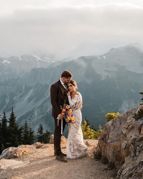 Ultimate Colorado Elopement Guide: Locations, Checklists, and Packages - Between the Pine Elopement In Colorado, Colorado Springs Elopement, Colorado Elopement Ideas, Colorado Elopement Locations, Elope Colorado, Telluride Elopement, Elopement Guide, Colorado Wedding Elopement, Colorado Mountain Elopement