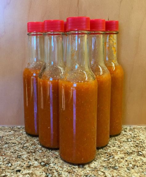 Jalapeno Hot Sauce Recipe, Jalapeño Hot Sauce, Habanero Recipes, Hot Pepper Recipes, Hot Sauce Recipe, Smoked Salt, Pepper Sauce Recipe, Homemade Hot Sauce, Jalapeno Sauce