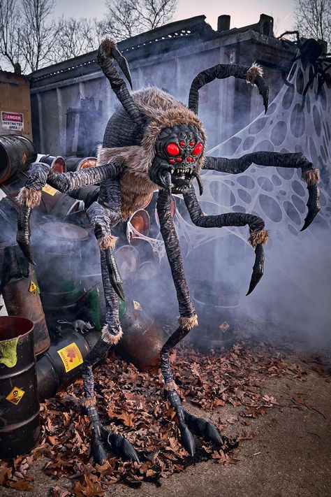 This giant eight-legged animatronic spider monster stands fully upright on two of them and comes to life when it detects its next terrified human meal. 🕷️ Animatronic Halloween, Spider Monster, Spirit Halloween Costumes, Halloween Animatronics, Book Reference, Scary Dogs, Giant Spider, Halloween Outdoor, Halloween 2