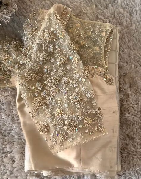 Heavy Aari Work Blouse, Muhurtham Saree, Net Blouse Designs, Functional Outfits, Gold Blouse Designs, Net Saree Blouse Designs, Long Skirt Top Designs, Maggam Blouse, Netted Blouse Designs