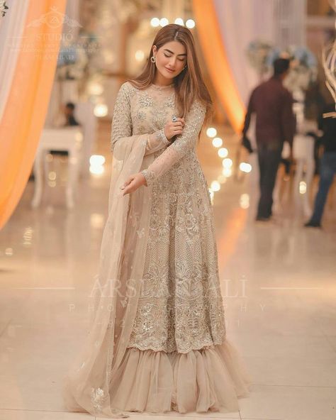 Skirts For Fall, Choli Design, Nikkah Dress, Girls Long Dresses, Latest Bridal Dresses, Bridal Dresses Pakistan, Pakistani Wedding Outfits, Stylish Short Dresses, Engagement Dress