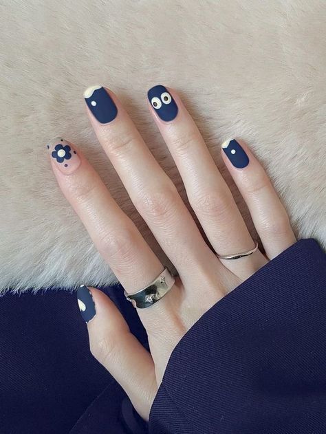 Nails With Blue Design, Nail Blue Design, Nail Colors Blue, Nail Art Funky, Short Nails Blue, Nail Ideas Blue, Nail Designs Blue, Press On Nails Design, Really Short Nails